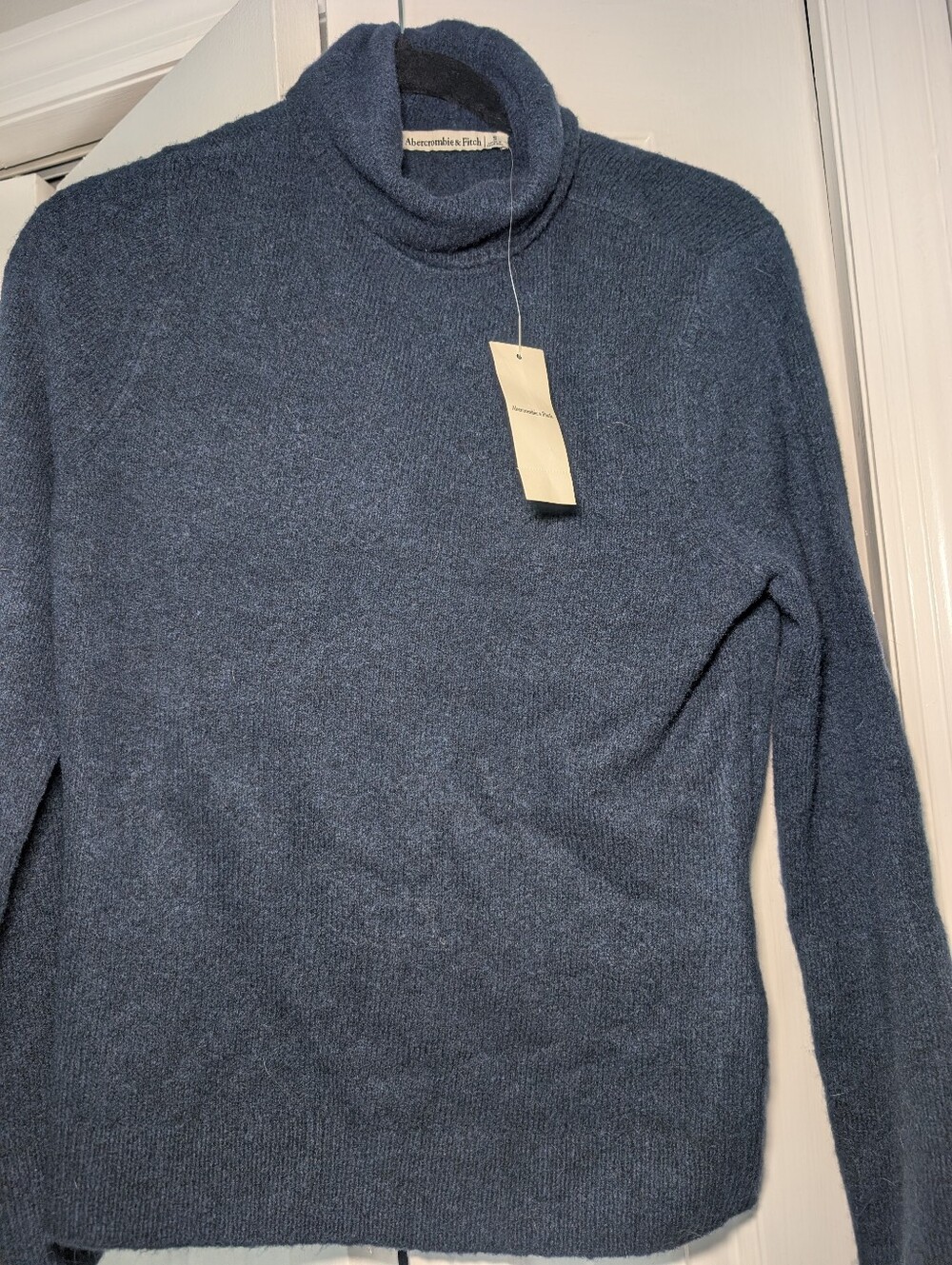 Abercrombie Navy Turtleneck NWT - Picture 4 of 4
